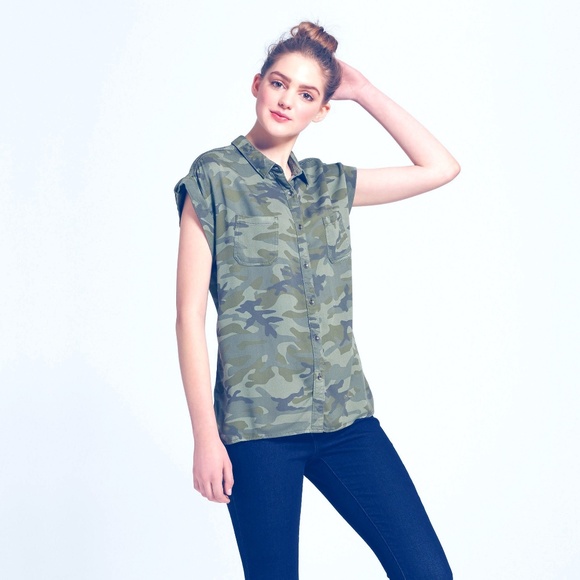 Mossimo Supply Co. Tops - Summer Women's Camo Print Green Muscle Shirt S Mossimo Supply Co. Tops - Summer Women's Camo Print Green Muscle Shirt S